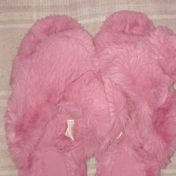 stars above Shoes - WOMENS 9/10 PINK FLUFFY SLIPPERS